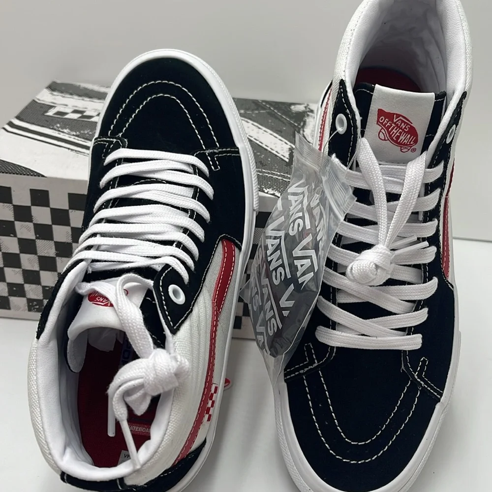 Vans Men’s Skate Sk8-Hi
Athletic Black/Red
VN0A5FCC458 Sneakers - Picture 12 of 16